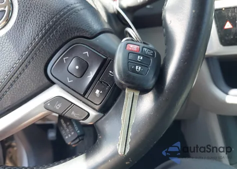 2017 Toyota Highlander Le Plus из США, поврежденный, VIN 5TDZZRFH8HS219571